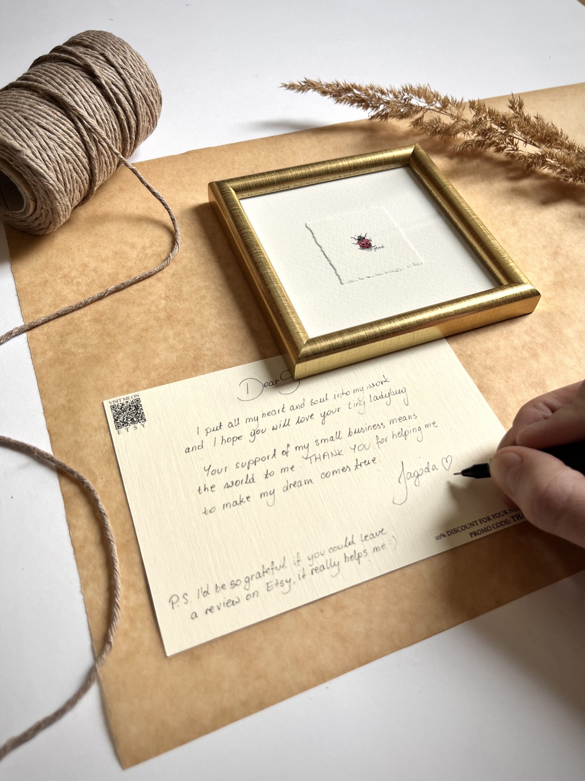 Writing a hand note to each order