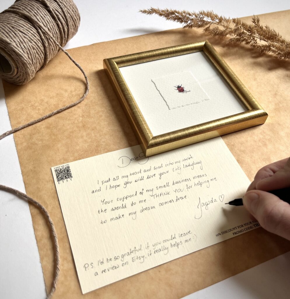 Writing a hand note to each order
